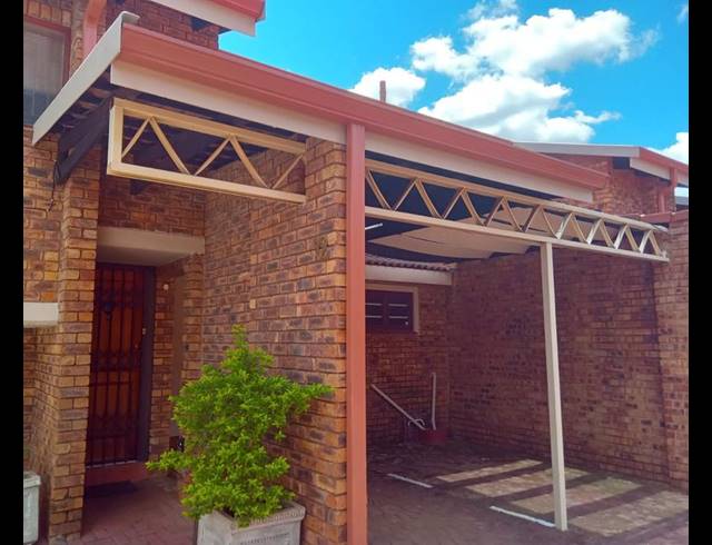 3 BEDROOM TOWNHOUSE FOR SALE IN HENNOPSPARK